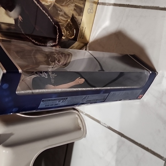 🆕️ Rare Millennium Princess Barbie - Picture 14 of 14